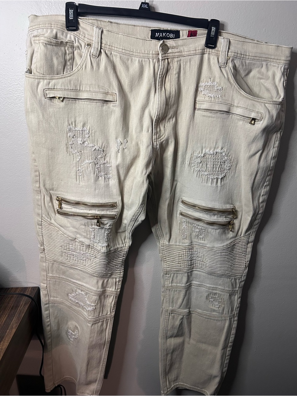 Makobi Men’s Cream Distressed Zip Pocket Pants